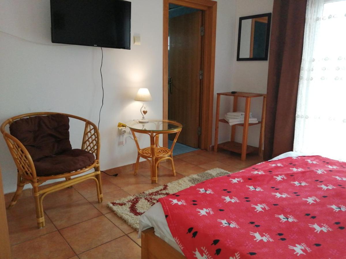 ホテル Casa Zura Buşteni エクステリア 写真