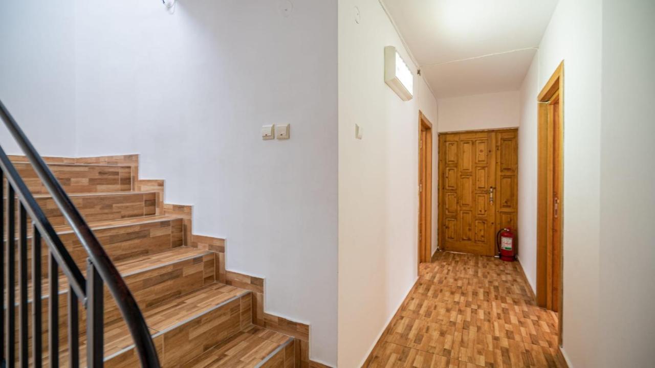 ホテル Casa Zura Buşteni エクステリア 写真