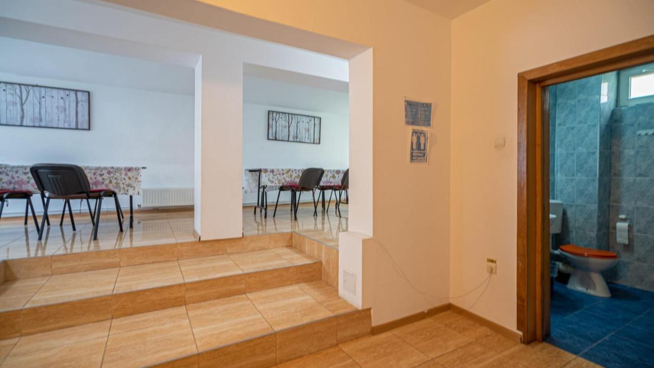 ホテル Casa Zura Buşteni エクステリア 写真